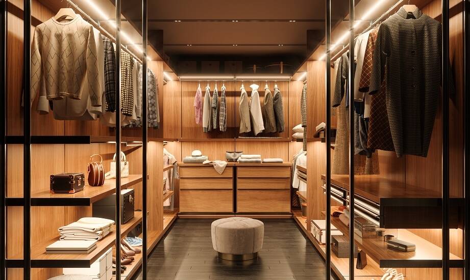 Jakie dodatki wybrać do garderoby z siedziskiem na wymiar, by podkreślić jej styl?