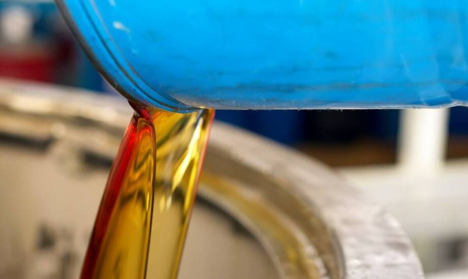 Rola specjalistycznych chemicznych środków w procesie czyszczenia beczek po oleju