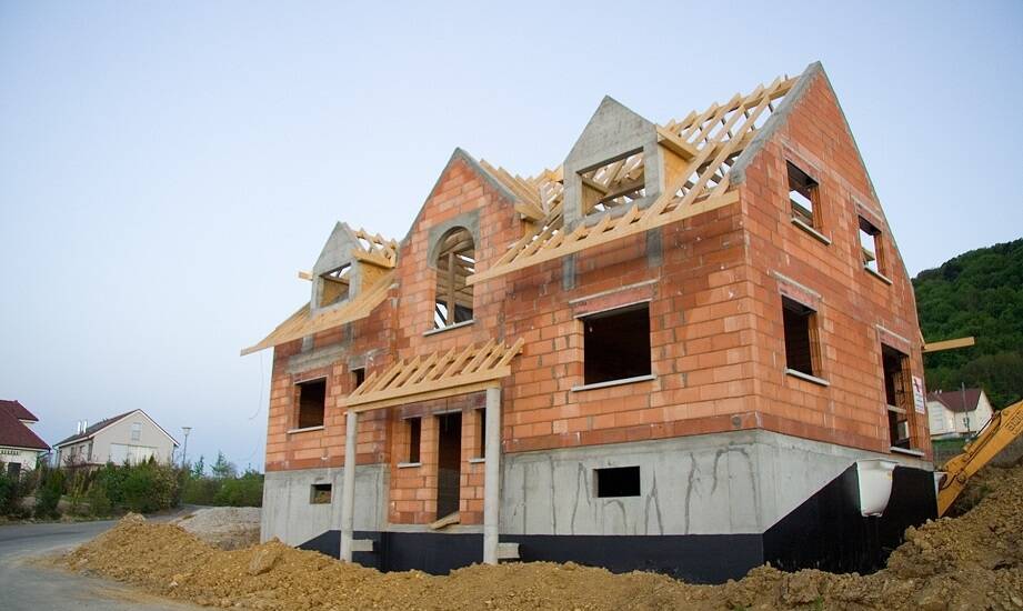 Jak nie przepłacić podczas budowy domu? Wskazówki