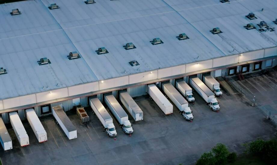 Jak optymalizacja transportu wpływa na rozwój zrównoważony przedsiębiorstw?