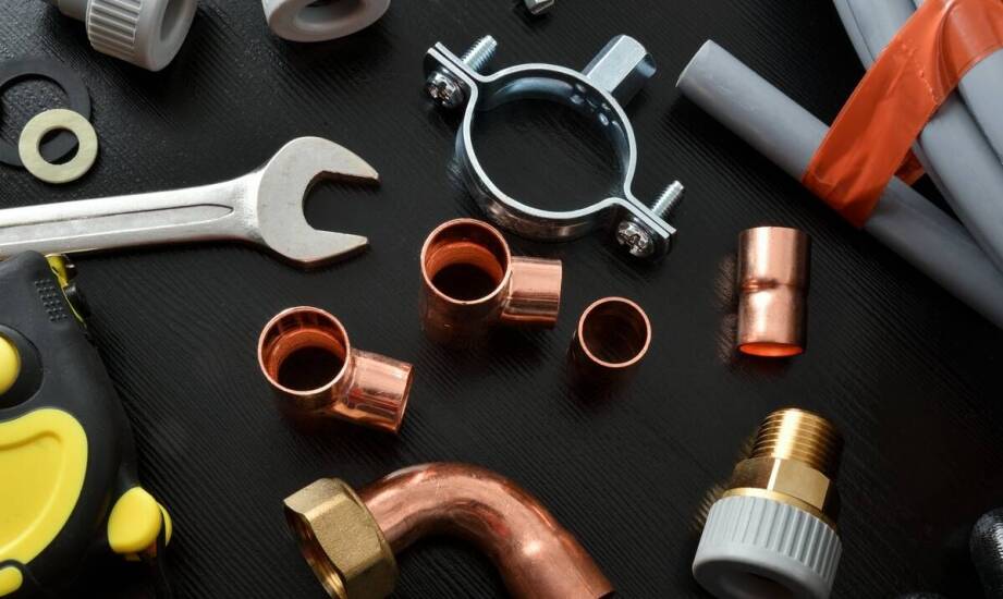 Jakie są najnowsze trendy w projektowaniu obejm do rur 100?