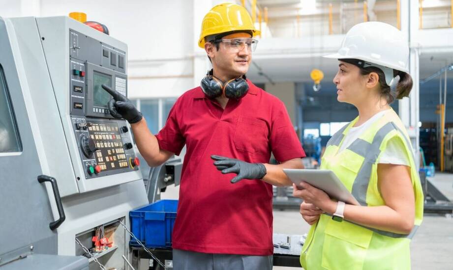 Jakie korzyści przynosi szkolenie personelu obsługującego pakujące maszyny?