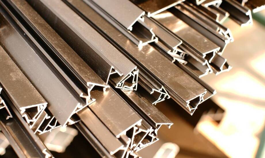 Aluminiowe profile jako rozwiązanie dla konstrukcji oświetleniowych