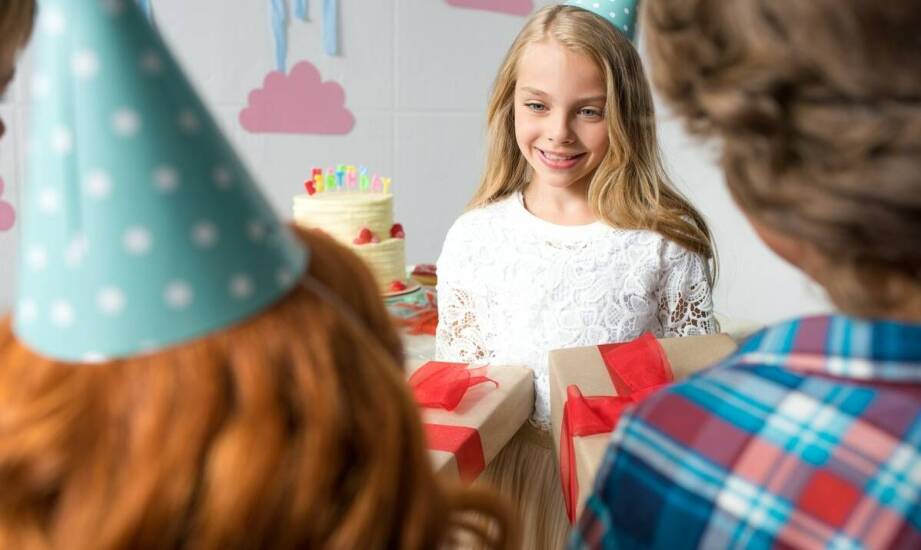 Wybór tematu na urodziny dla dziewczynki – jak dopasować go do zainteresowań?