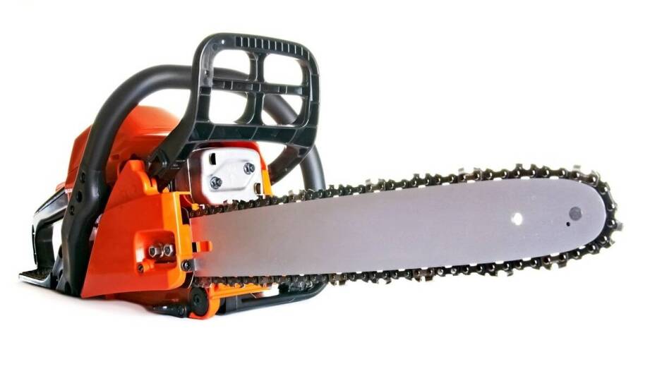 Porównanie wydajności pilarki z innymi modelami na rynku.