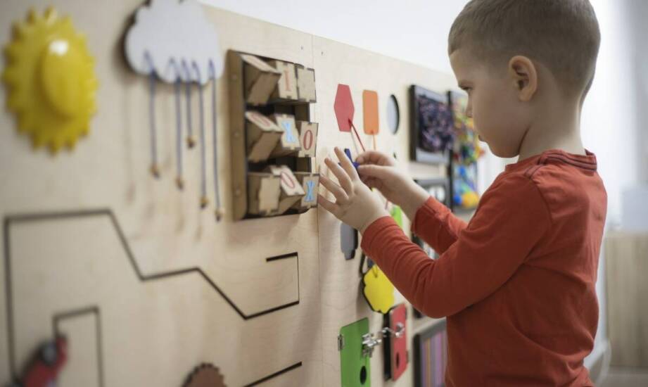 Edukacyjne puzzle dla małych odkrywców: wybór dla 2-latków