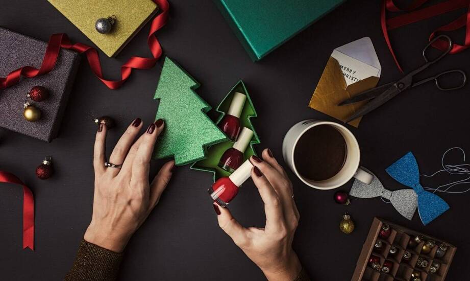 Prezent na święta – jak komponować zestawy z herbatą i miodami?