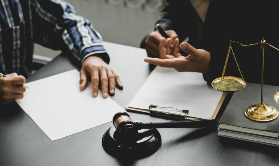 Jak prawna kancelaria może pomóc w dochodzeniu roszczeń z tytułu mobbingu?