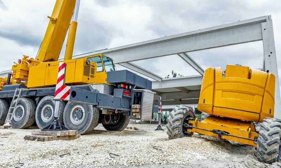 Usługi żurawiem a nowoczesne technologie w branży dźwigowej