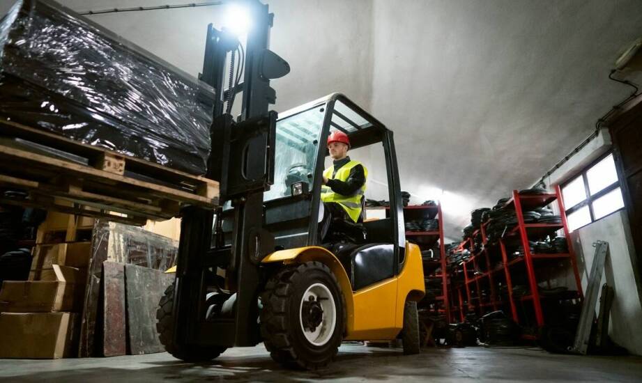 Bezpieczne holowanie pojazdów z podziemnych garaży – co warto wiedzieć?