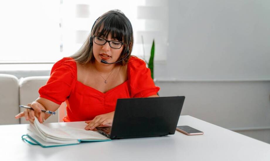 Profesjonalne usługi tłumaczeniowe – jak mogą pomóc w biznesowej komunikacji?