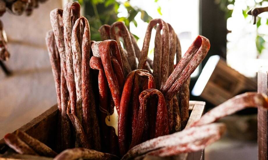 Regionalne mięsne specjały: co oferują pomorskie mięsne sklepy?