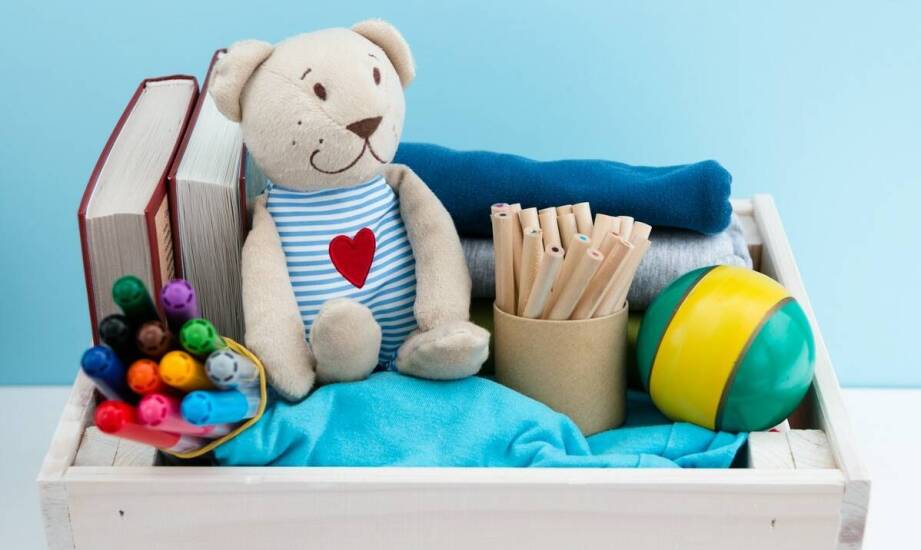 Jak stworzyć tematyczne prezentowe pudełko dla dziecka, które uwielbia przygody?