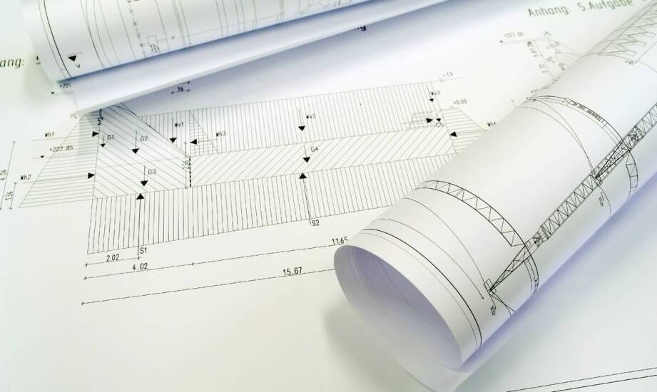 Praktyczne aspekty uwzględniania ciężaru klejonego drewna w projektach budowlanych