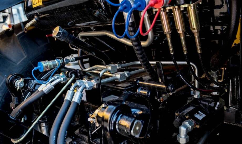 Wpływ jakości hydraulicznych siłowników na wydajność budowlanych maszyn