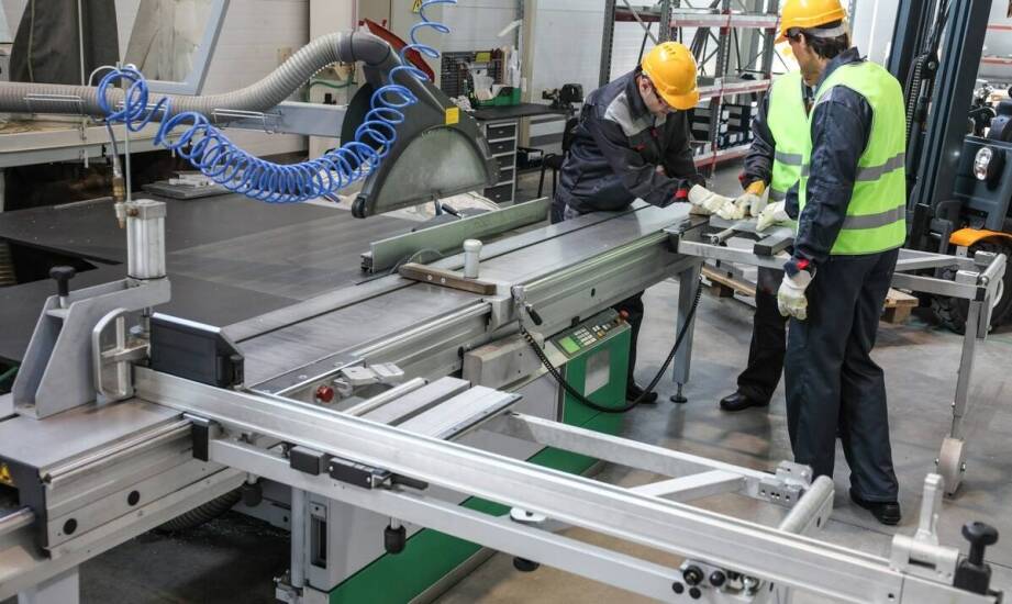 Znaczenie outsourcingu w redukcji kosztów produkcji metalowej.