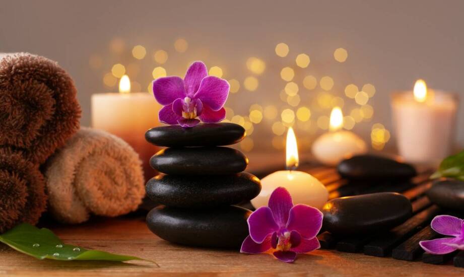 Wybierz masaż z peelingiem, aby oczyścić umysł i ciało.