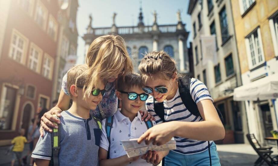 Watykan z polskim przewodnikiem: niezapomniana podróż przez historię i kulturę.