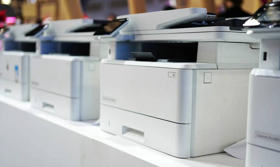 Monochromatyczna drukarka laserowa ze skanerem: jak wpływa na ochronę danych w firmie?