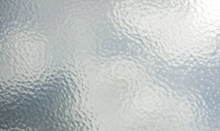 Folia antywłamaniowa a ochrona przed aktami wandalizmu