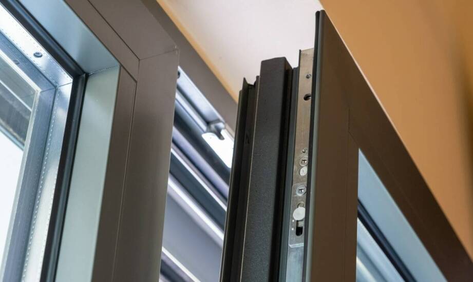 Jak gumowe uszczelki poprawiają efektywność energetyczną budynków?