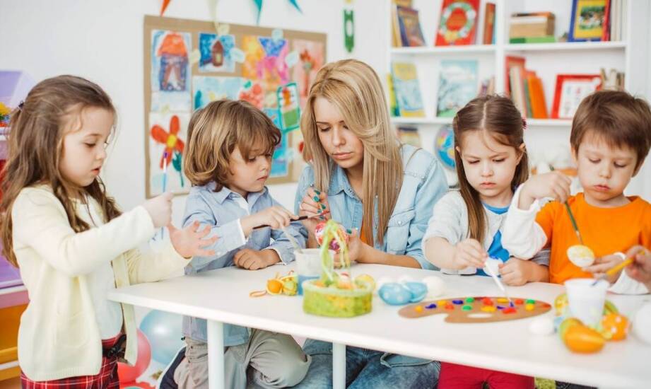 Rola mebli Montessori w stymulowaniu dziecięcej kreatywności