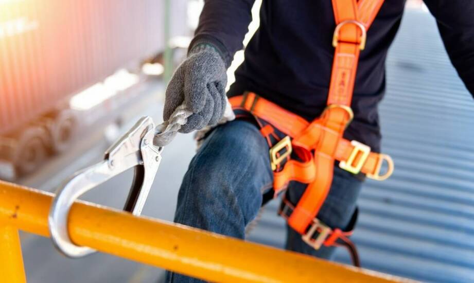 Bezpieczeństwo użytkowania rozsuwanych aluminiowych drabin w środowisku przemysłowym