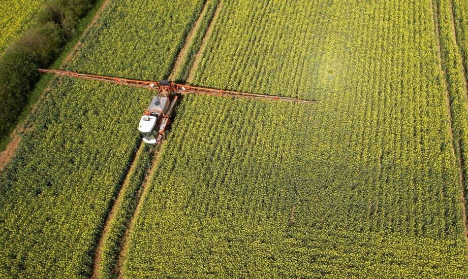 Modernizacja polowych opryskiwaczy: kluczowe technologie i ich zastosowanie