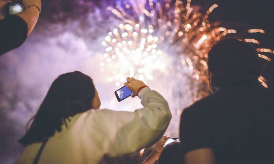 Dlaczego pokazy sztucznych ogni stały się niezbędnym elementem na dużych wydarzeniach?