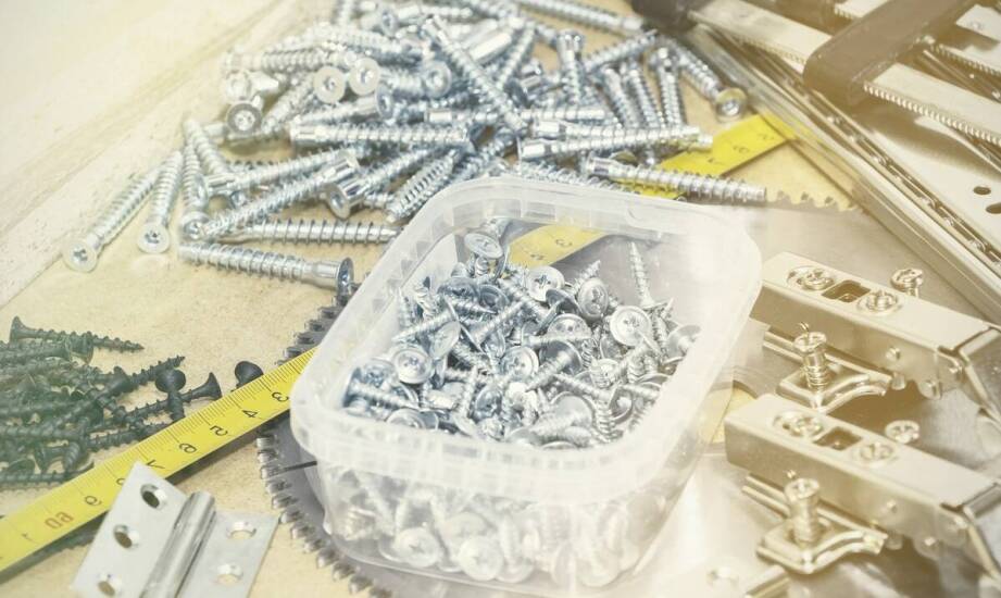 Jak wybrać odpowiednie wkręty do różnych materiałów?