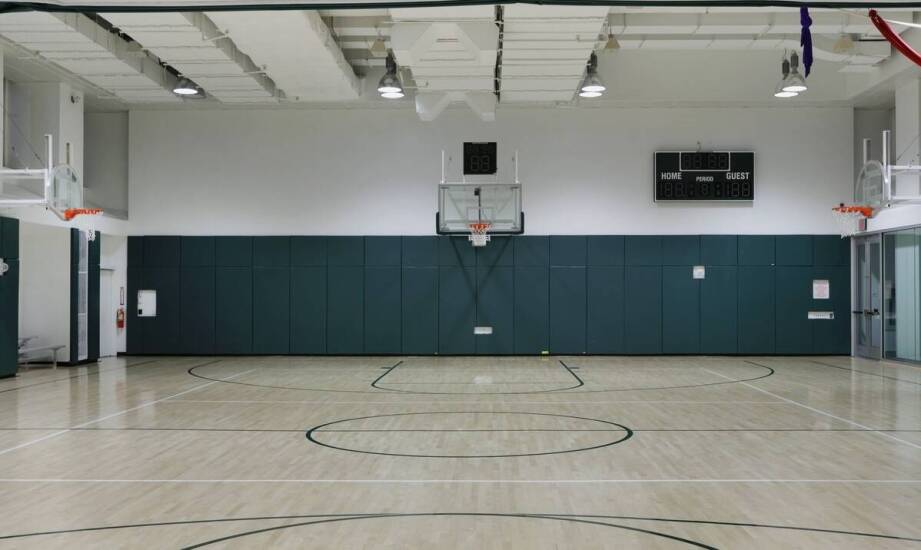 Jak wybrać odpowiedni kosz do gry w koszykówkę dla początkujących zawodników?