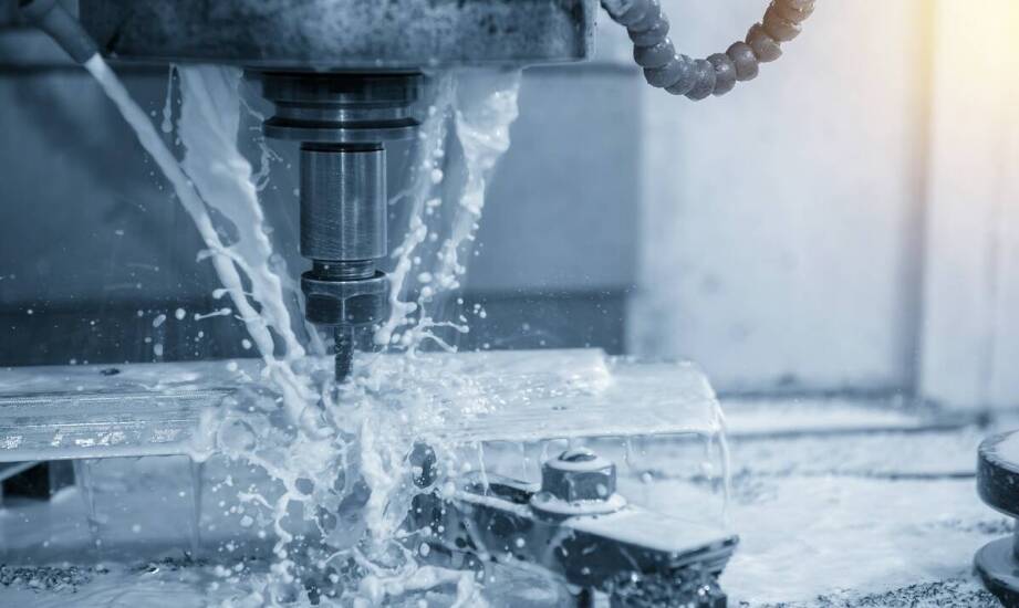 Efektywność cięcia komorowego poliwęglanu w produkcji przemysłowych osłon