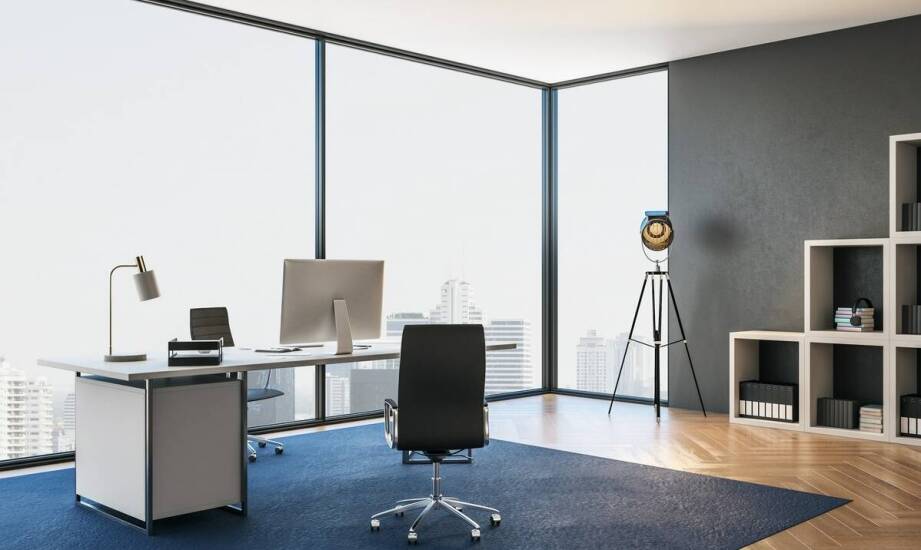 Jakie są kluczowe aspekty przy wyborze uniwersalnego przełącznika do biura?