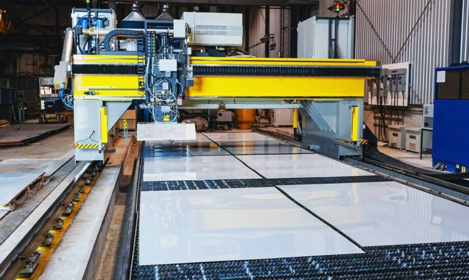 Nowoczesne linie do cięcia laminowanego szkła: przegląd rozwiązań