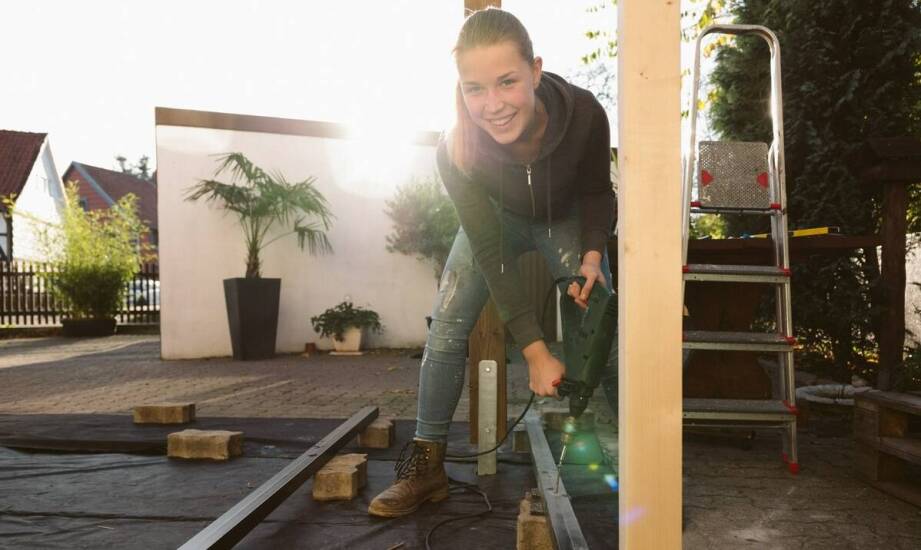 Mocowanie belek do tarasu – jak wybrać najlepsze rozwiązania dla trwałości?