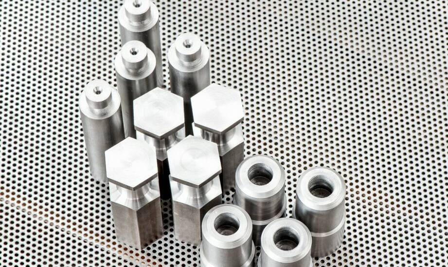 Jakie są możliwości personalizacji stalowych dennic pod kątem wymiarów i kształtów?