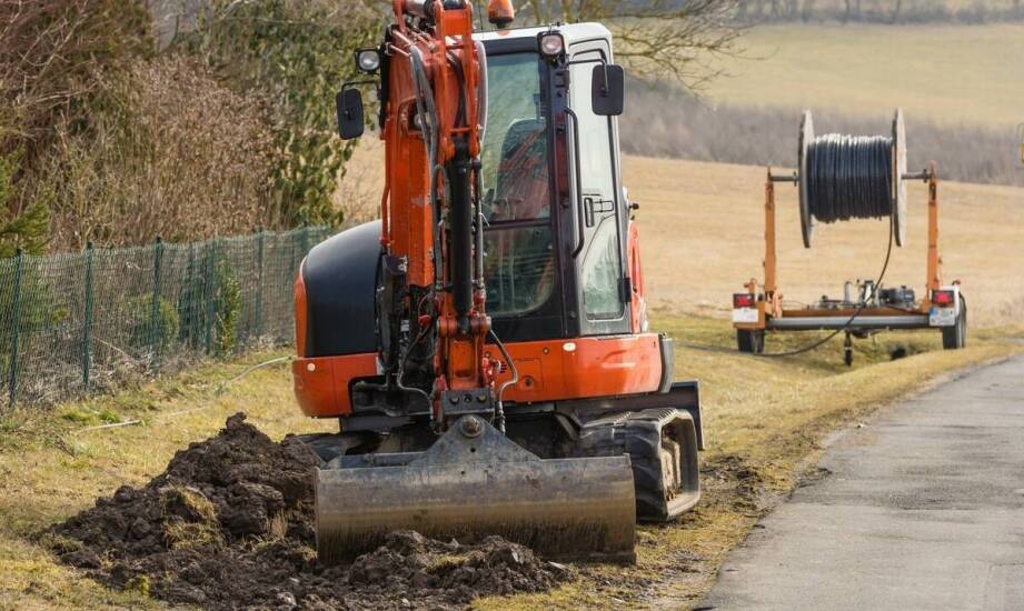 Jak innowacyjne technologie zwiększają bezpieczeństwo przy instalacji światłowodów?