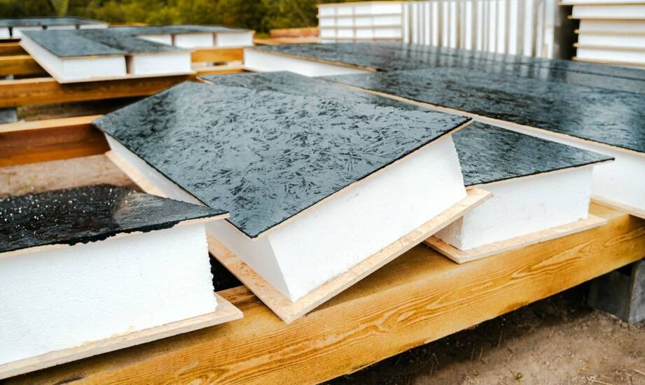 Jak wybrać odpowiednią grubość styropianu do wylewki?