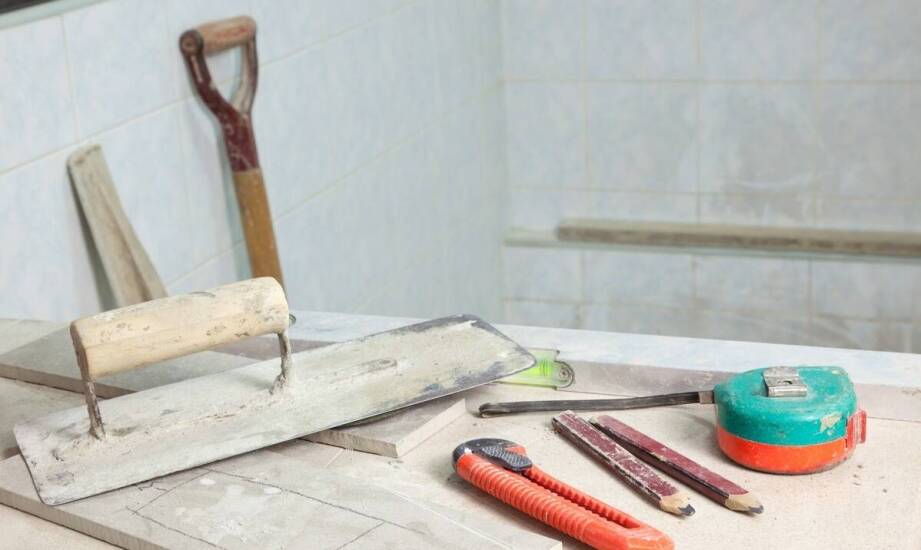 Poradnik: Na co zwrócić uwagę przy wyborze narzędzi do usuwania fug?