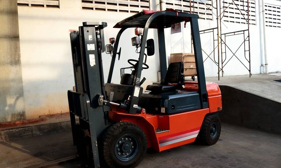 Porównanie luster do wózków widłowych: jak zwiększyć bezpieczeństwo pracy?