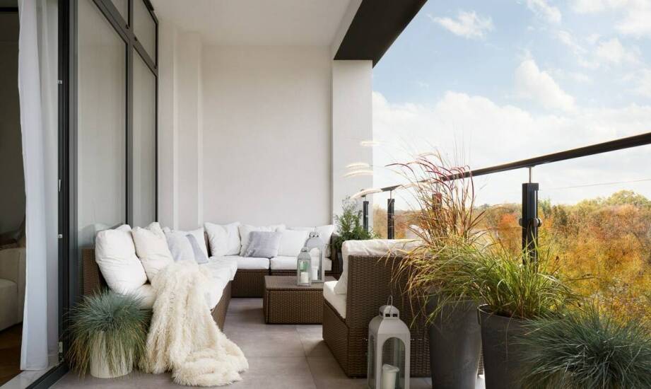 Trendy i innowacje w projektowaniu zielonych ścian na balkonach