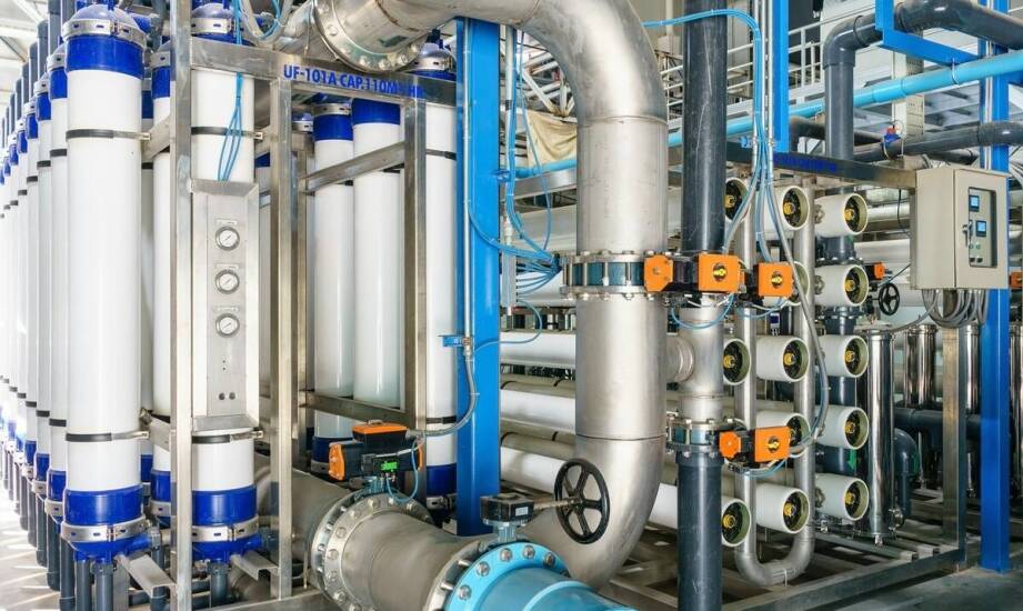 Skuteczność płukania wodnej instalacji w usuwaniu wapiennych osadów