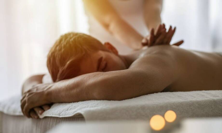 Masaż nuru dla par: klucz do odkrywania nowych sfer przyjemności