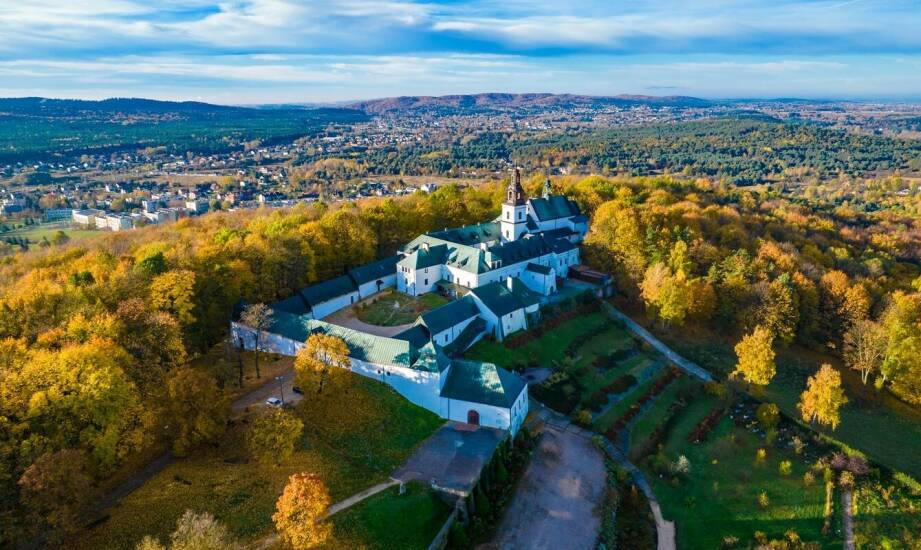 Najlepsze pory roku do zwiedzania zamku Książ – co warto zaplanować
