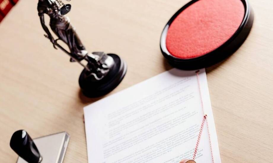 Jakie elementy wpływają na ostateczną cenę usługi notarialnej przy zakupie mieszkania?