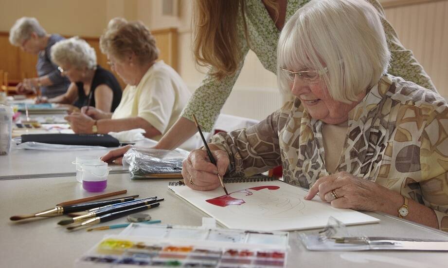 W jaki sposób zajęcia terapeutyczne wspierają osoby z demencją w domu opieki?