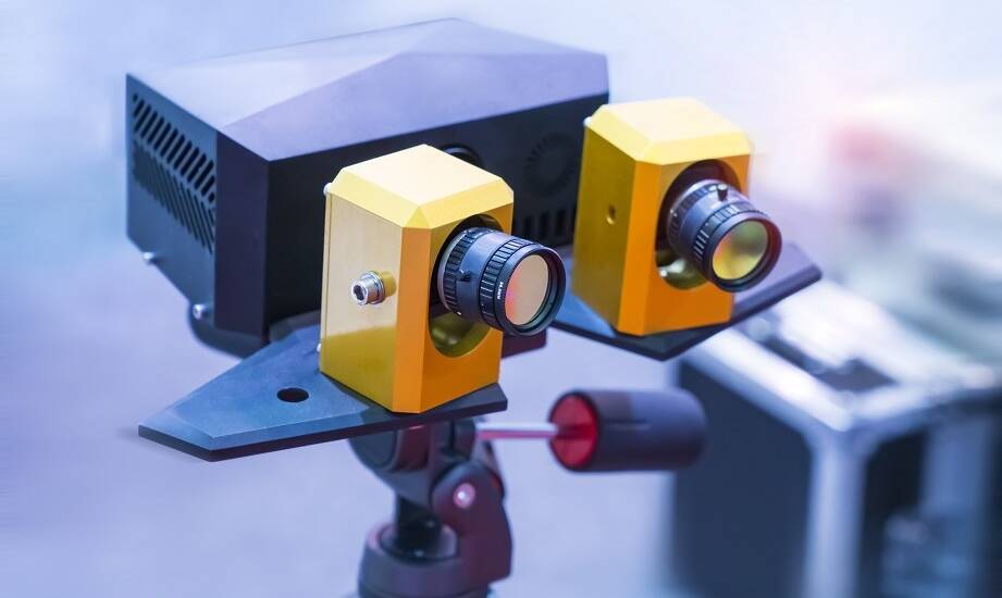 Zastosowanie optycznych czujników przemieszczenia w automatyce przemysłowej: Kluczowe korzyści