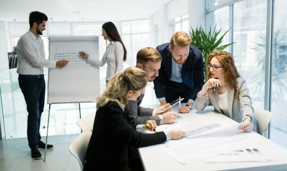 Biuro pośrednictwa pracy w Warszawie: pomoc w tłumaczeniu i wypełnianiu dokumentów dla cudzoziemców