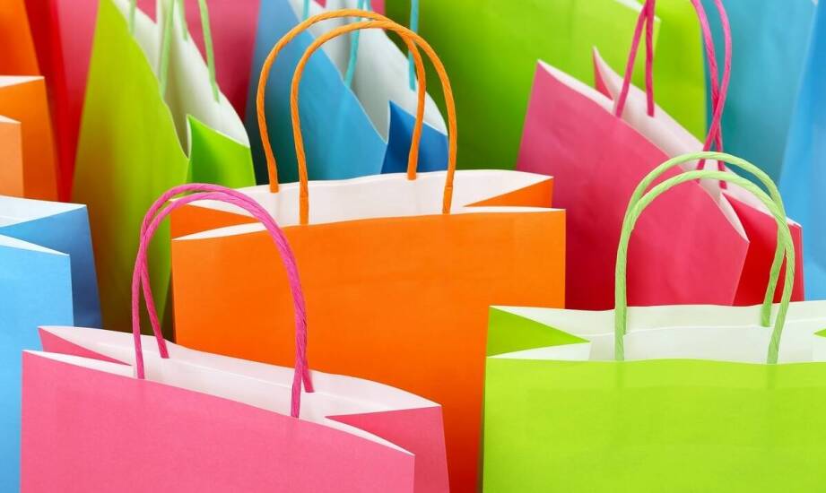 Zastosowanie kartonowych reklamowych standów w kampaniach promocyjnych