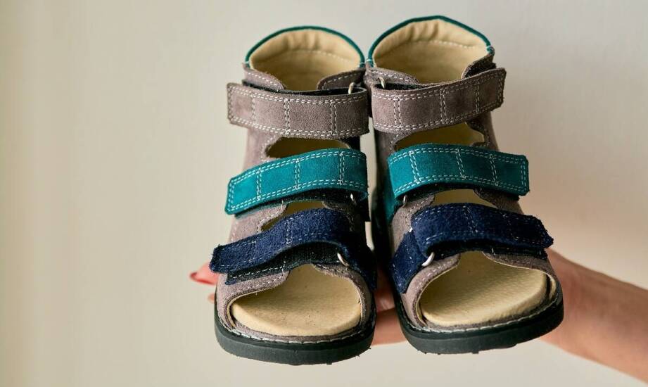 Dziecięce kapcie – jakie modele są najczęściej wybierane przez rodziców?